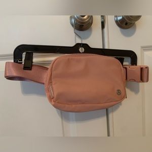Lululemon Everywhere Belt Bag pastel pink like new